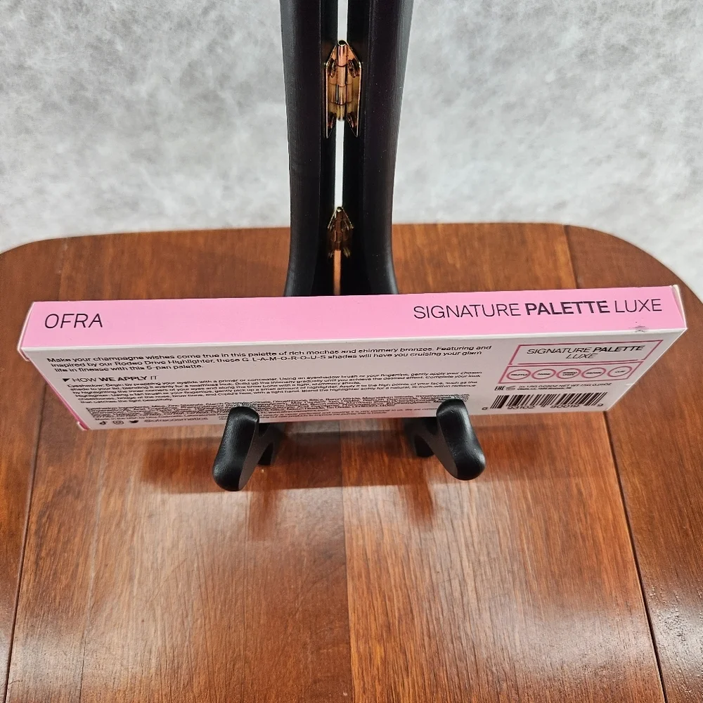 Ofra Signature Palette in Luxe - 5‎ eyeshadow shades .26 oz/7.5g - New in Box